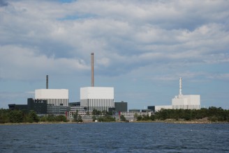 オスカーシャム発電所（＝左から1､2､3号機）©OKG社